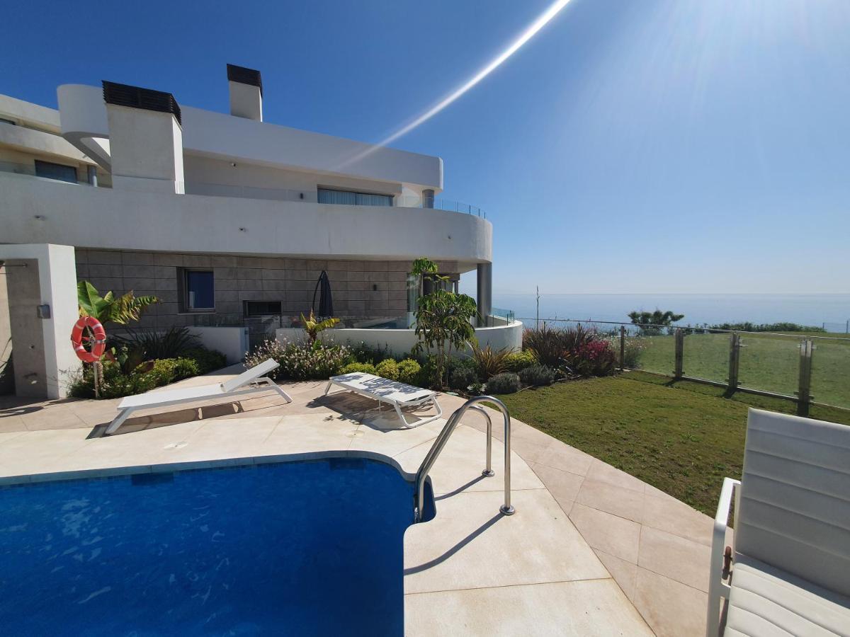 Luxury Beachfront Apartment With Pool, Sauna, Fitness And Gym In Province Malaga, Andalusia 미하스 외부 사진