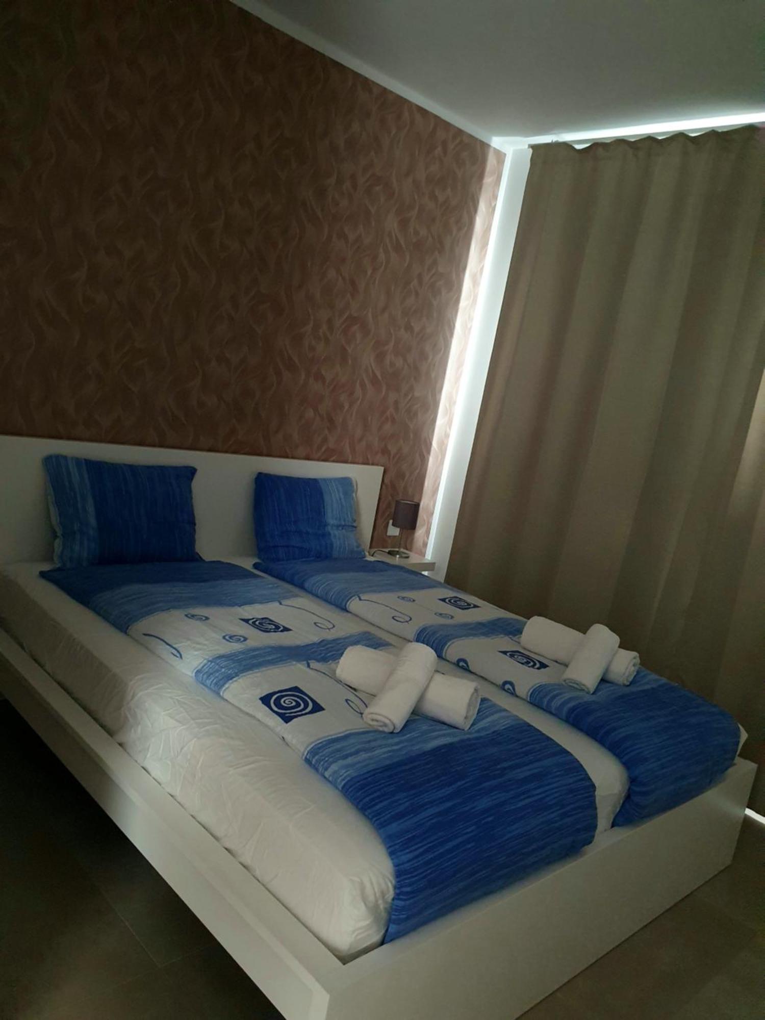 Luxury Beachfront Apartment With Pool, Sauna, Fitness And Gym In Province Malaga, Andalusia 미하스 외부 사진