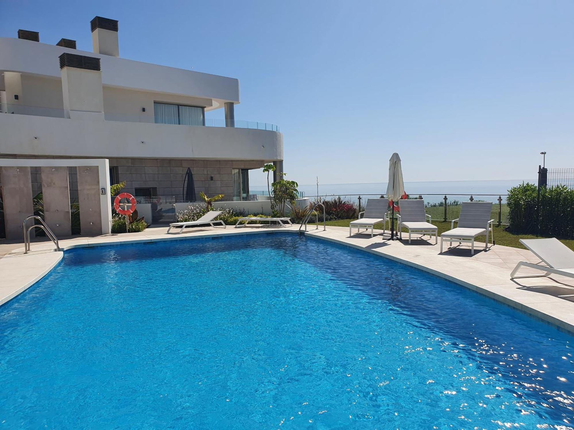 Luxury Beachfront Apartment With Pool, Sauna, Fitness And Gym In Province Malaga, Andalusia 미하스 외부 사진